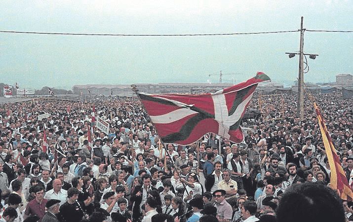 Un repaso en imágenes por la historia del Alderdi Eguna
