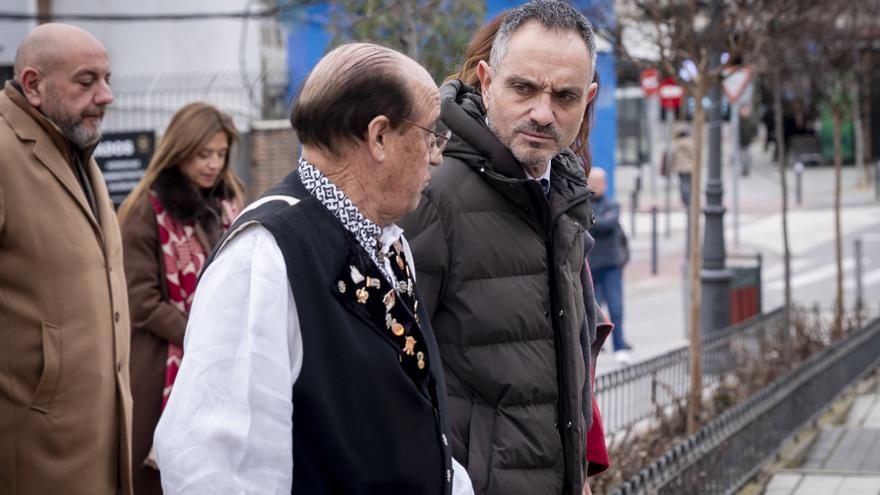 La Comunidad de Madrid defiende al alcalde de Móstoles y niega indicios de acoso laboral o sexual