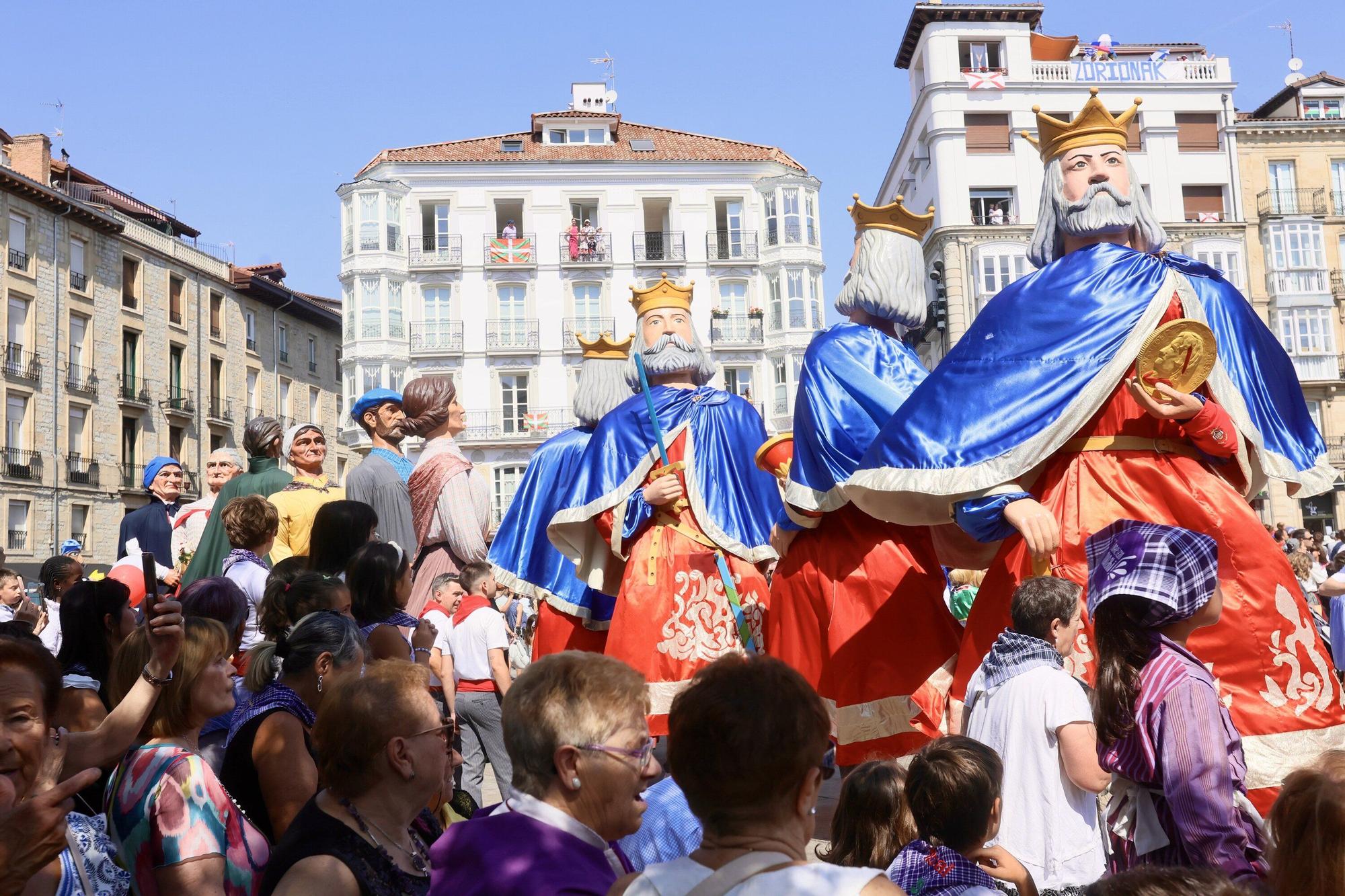 En imágenes: Los txikis se adueñan de su día en las fiestas de La Blanca