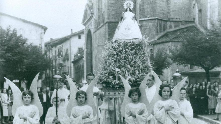 Azkoitia vuelve a homenajear a la Virgen de Urrategi en el 75 aniversario de su coronación