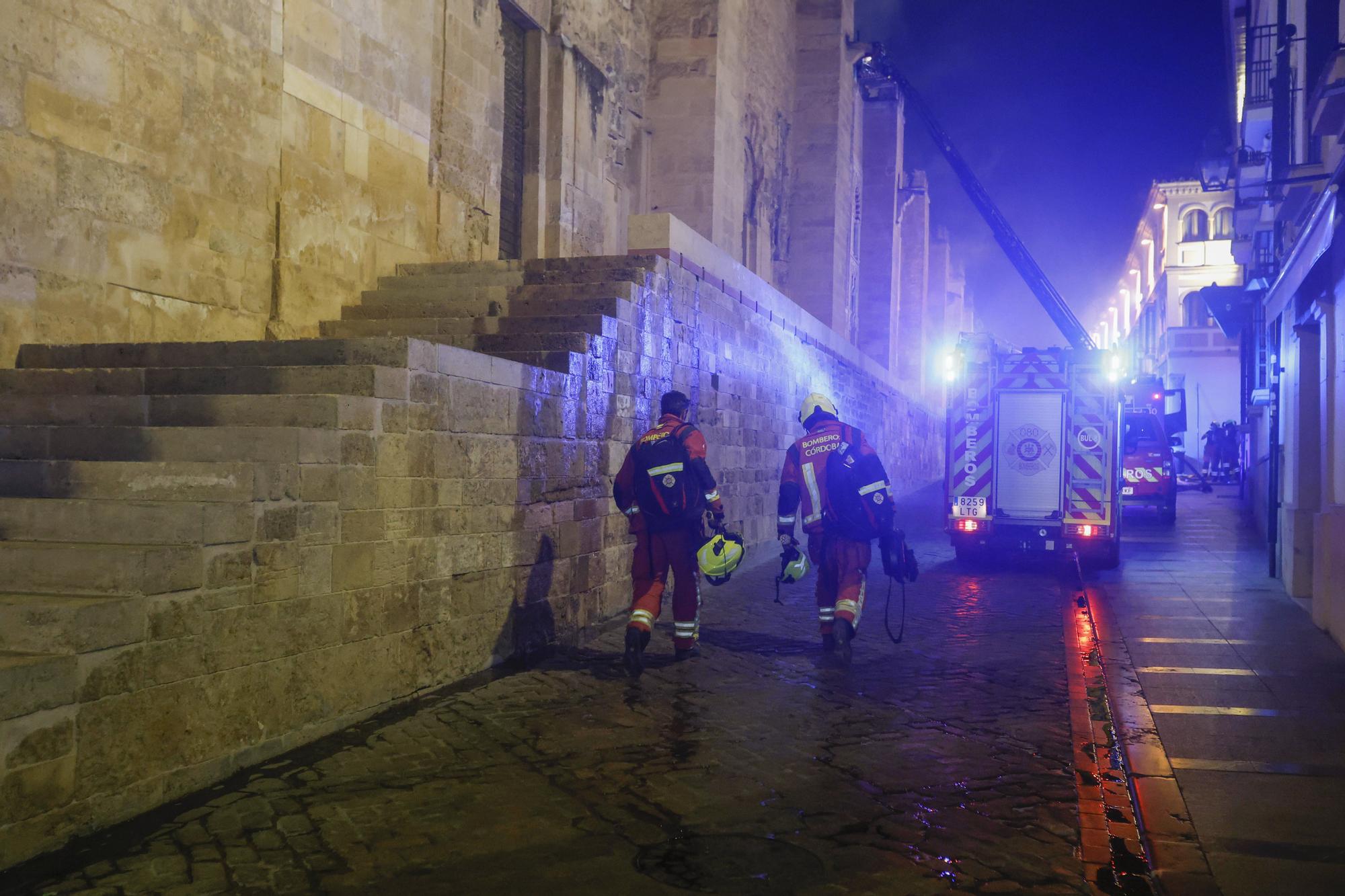 Extinguido completamente el incendio de la Mezquita de Córdoba, que abrirá este sábado