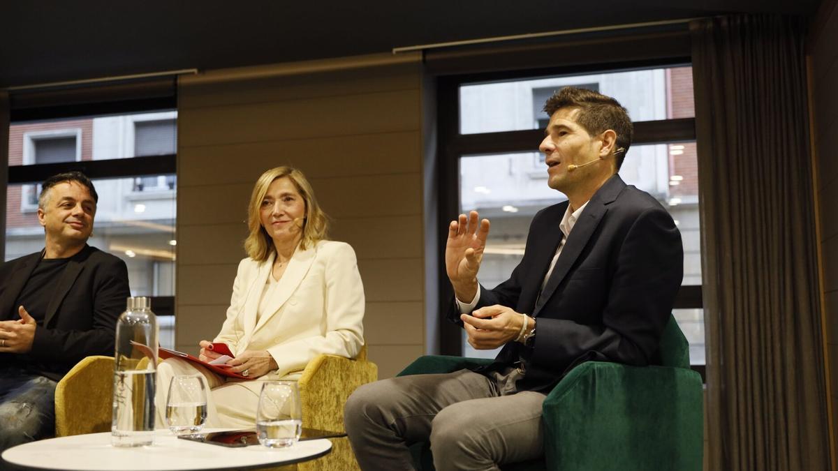 Los tres ponentes que participaron en este interesante encuentro sobre IA y espacios de datos