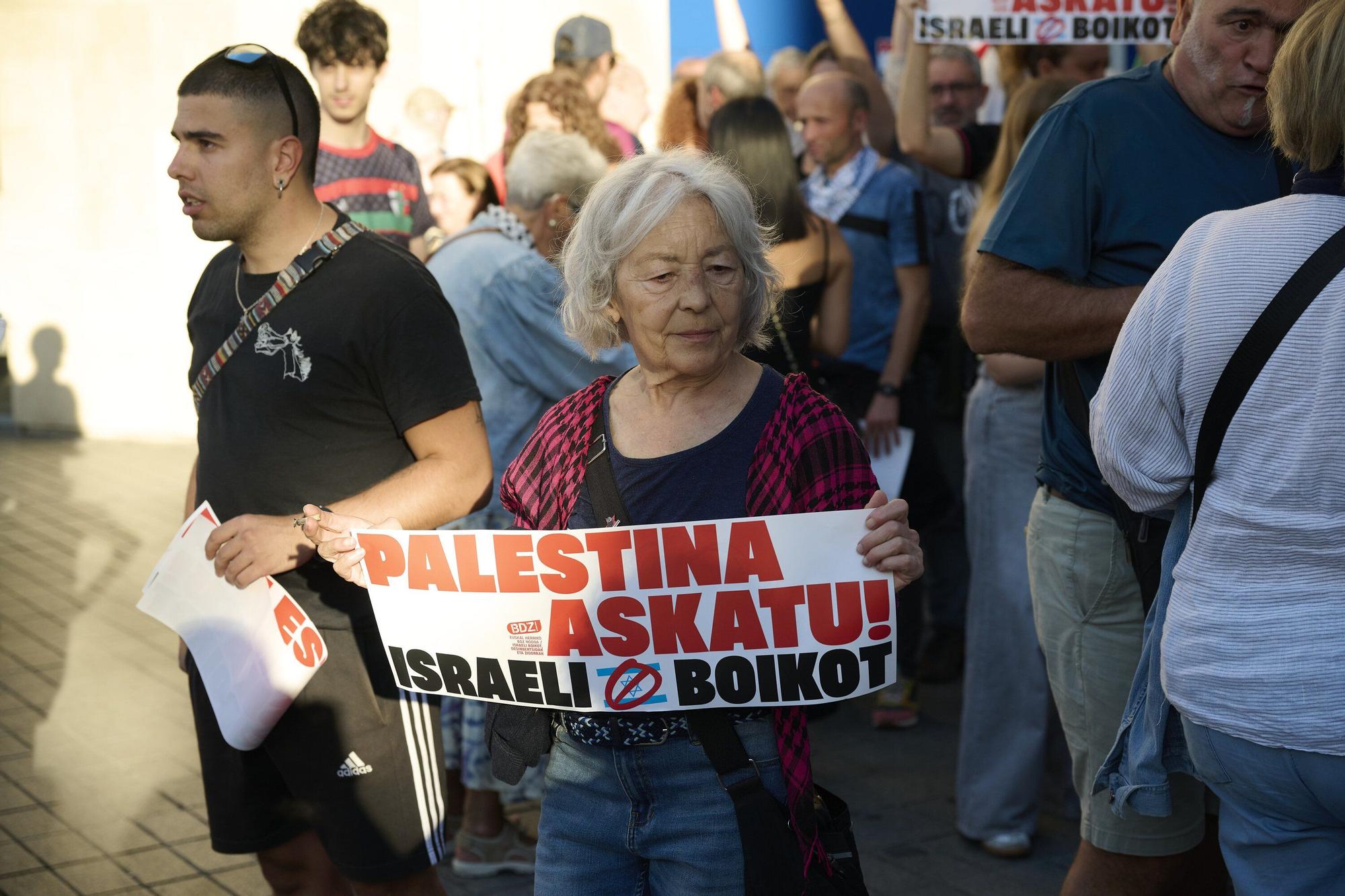 Concentración en Pamplona contra la detención de la flotilla humanitaria a Palestina