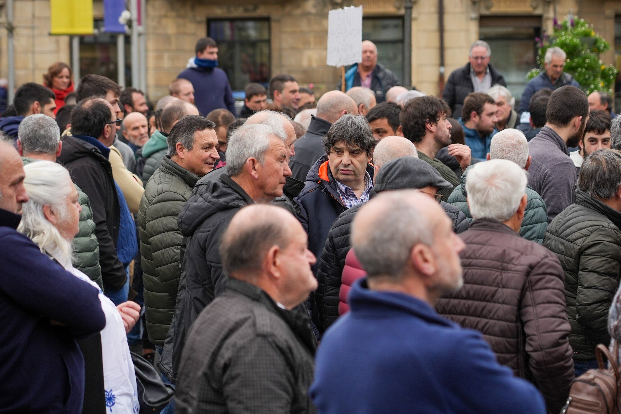 Los agricultores alaveses llegan a la Diputación con sus demandas