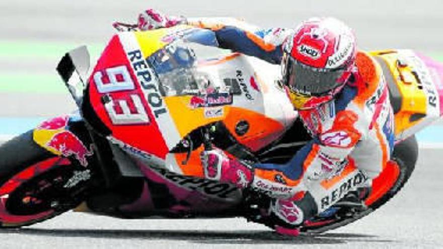 Marc Márquez, durante el Gran Premio de Tailandia. Fotos: Rungroj Yongrit (Efe)