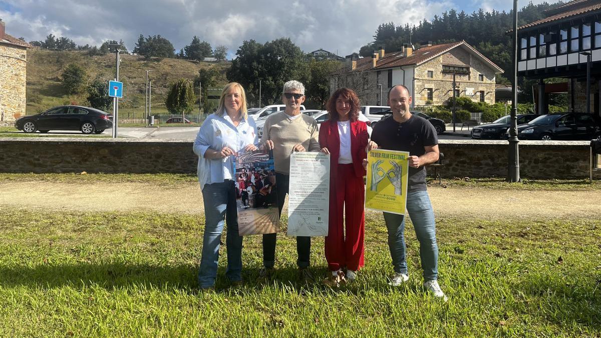 Edurne Maguregi, Álex Díaz, Marian Gerrikabeitia y Mikel Urrutia, en la presentación.