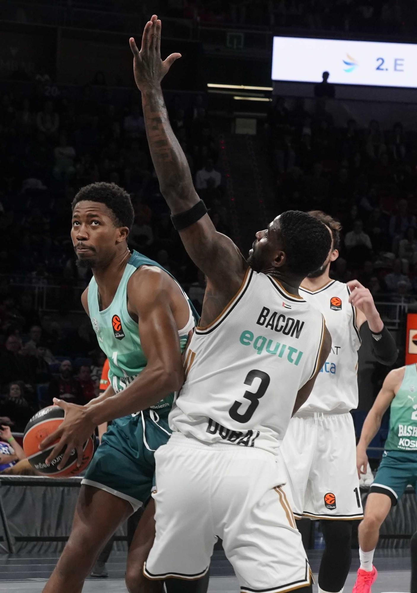 Todas las imágenes del Baskonia - Dubái (92-85)