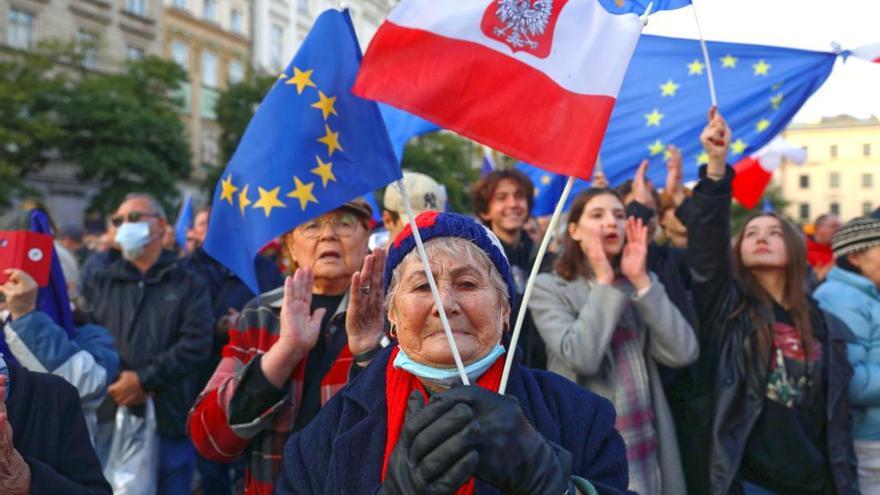 Momento de la manifestación en las calles de Varsovia