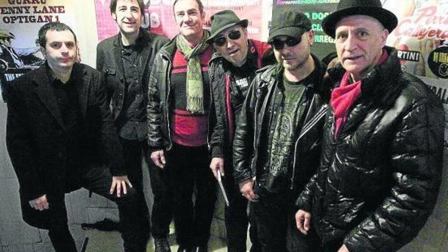 Los miembros de Doctor Deseo presentaron el disco-libro en el Kafe Antzokia.