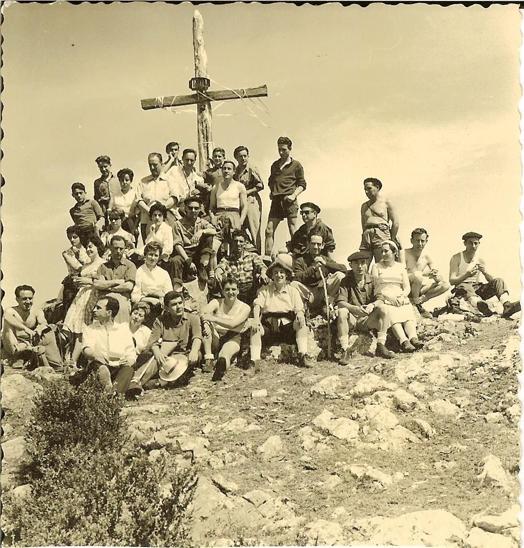 Excursión del GTAB a la cruz de Bachicabo el 14 de mayo de 1961.