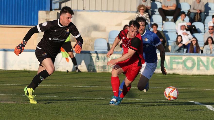EH Bildu de Pamplona pide un cronograma para eliminar el caucho de los campos de fútbol municipales de césped artificial