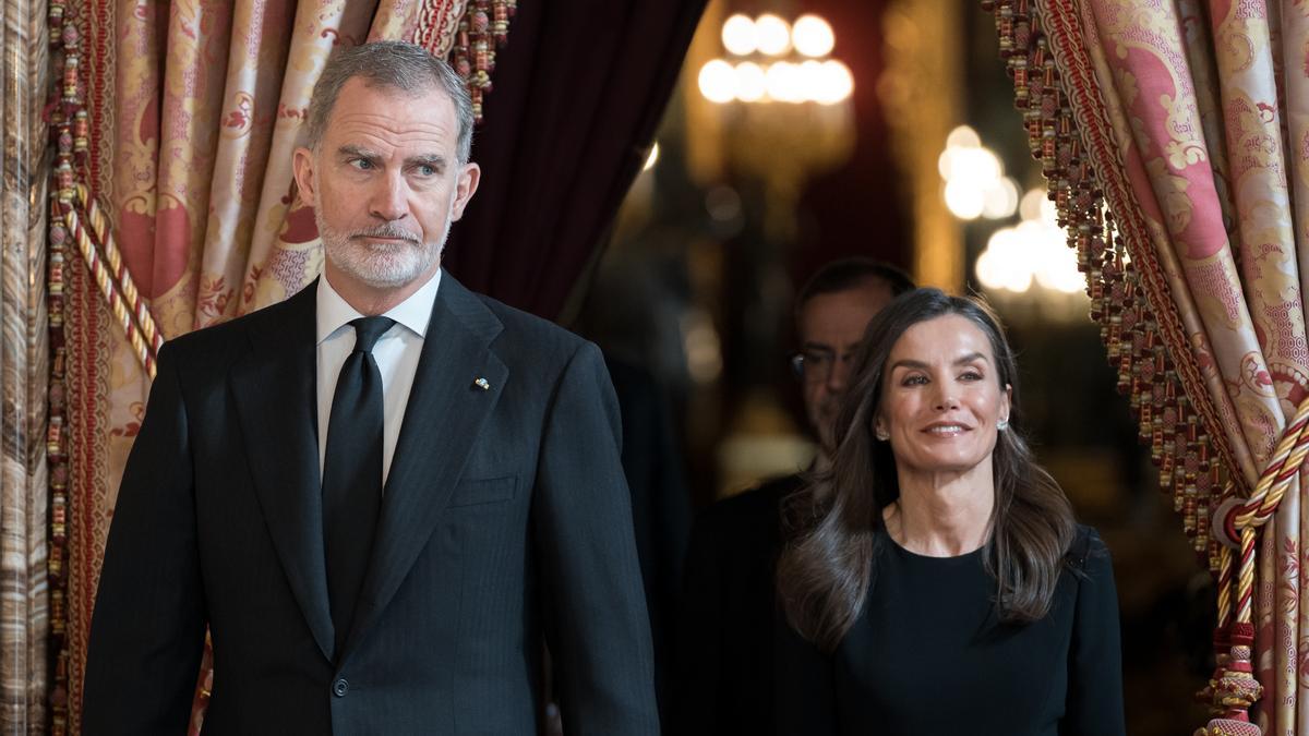 Los Reyes Felipe VI y Letizia durante una almuerzo, en el Palacio Real Los Reyes Felipe VI y Letizia durante una almuerzo, en el Palacio Real