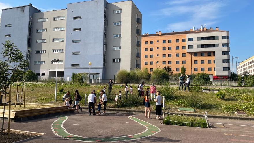 La Escuela Infantil Municipal Zabalgana inaugura su patio naturalizado