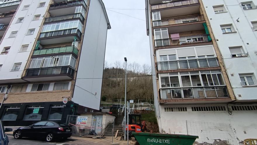 Eskoriatza se sube al ascensor: arrancan las obras en San Pedro