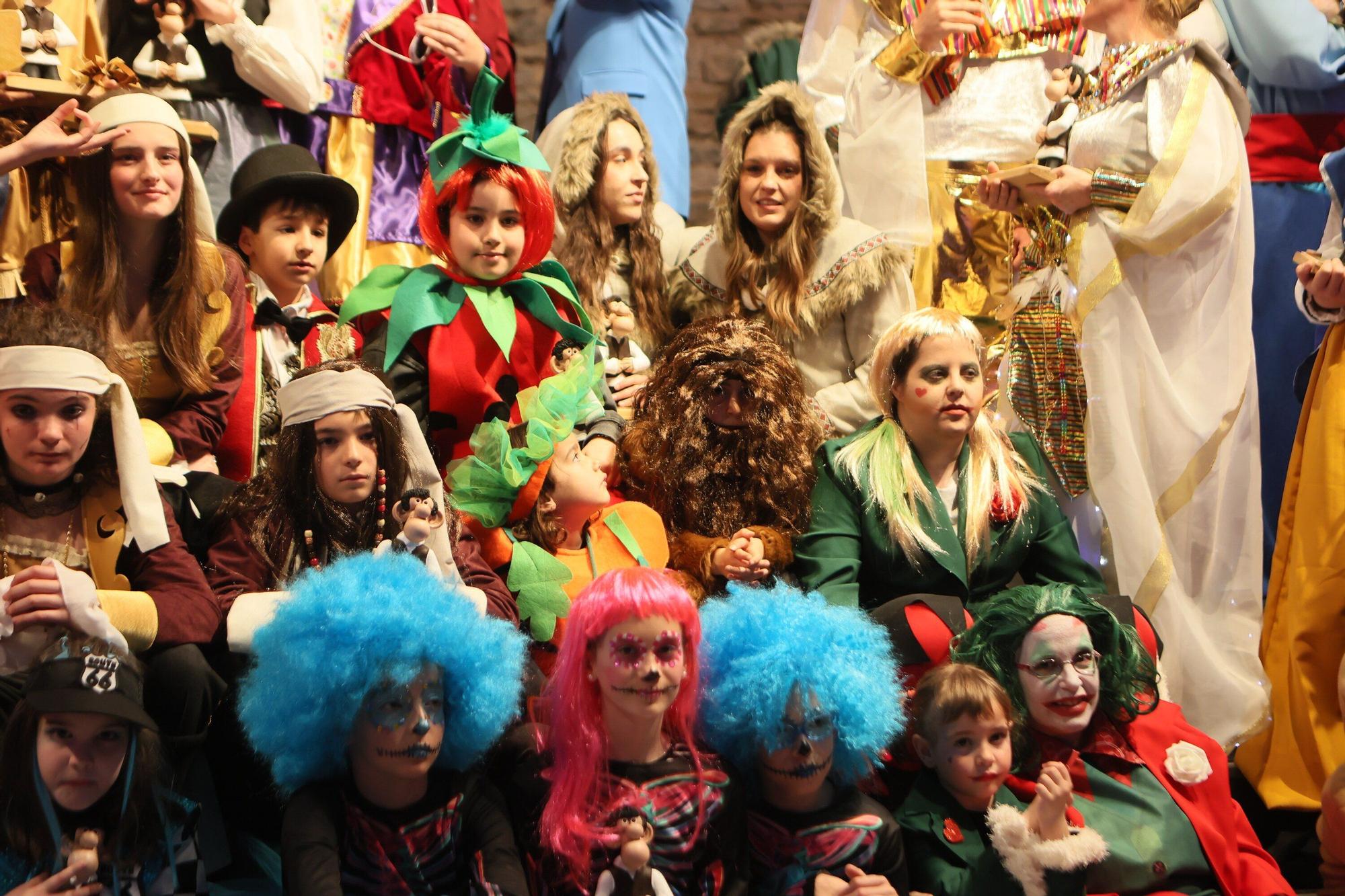 En imágenes: Presentación de Carnaval de las comparsas en el Palacio Villa Suso