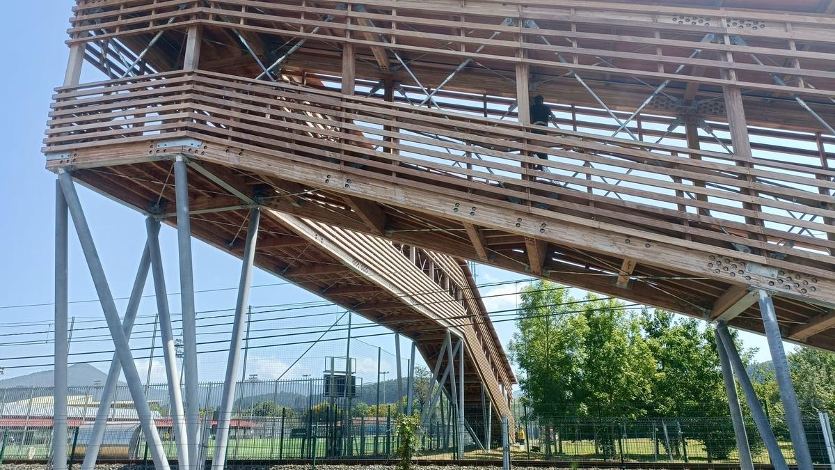 Pasarela de Urbieta recién renovada.