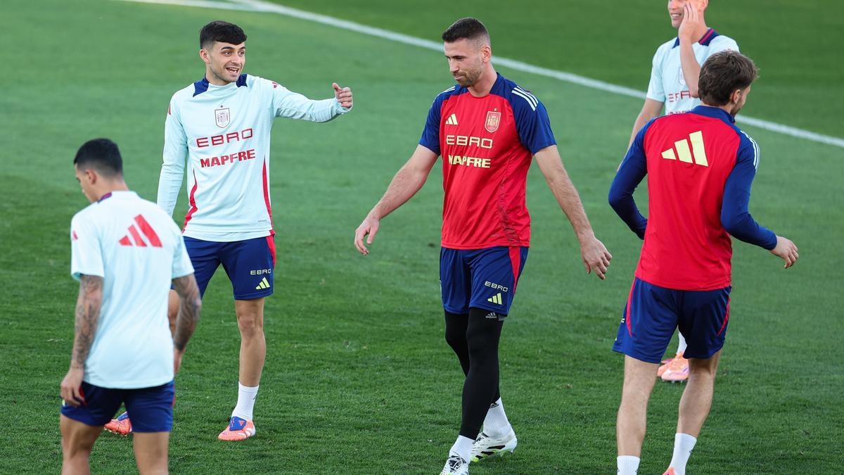 Simón, Vivian y Laporte están concentrados con España.