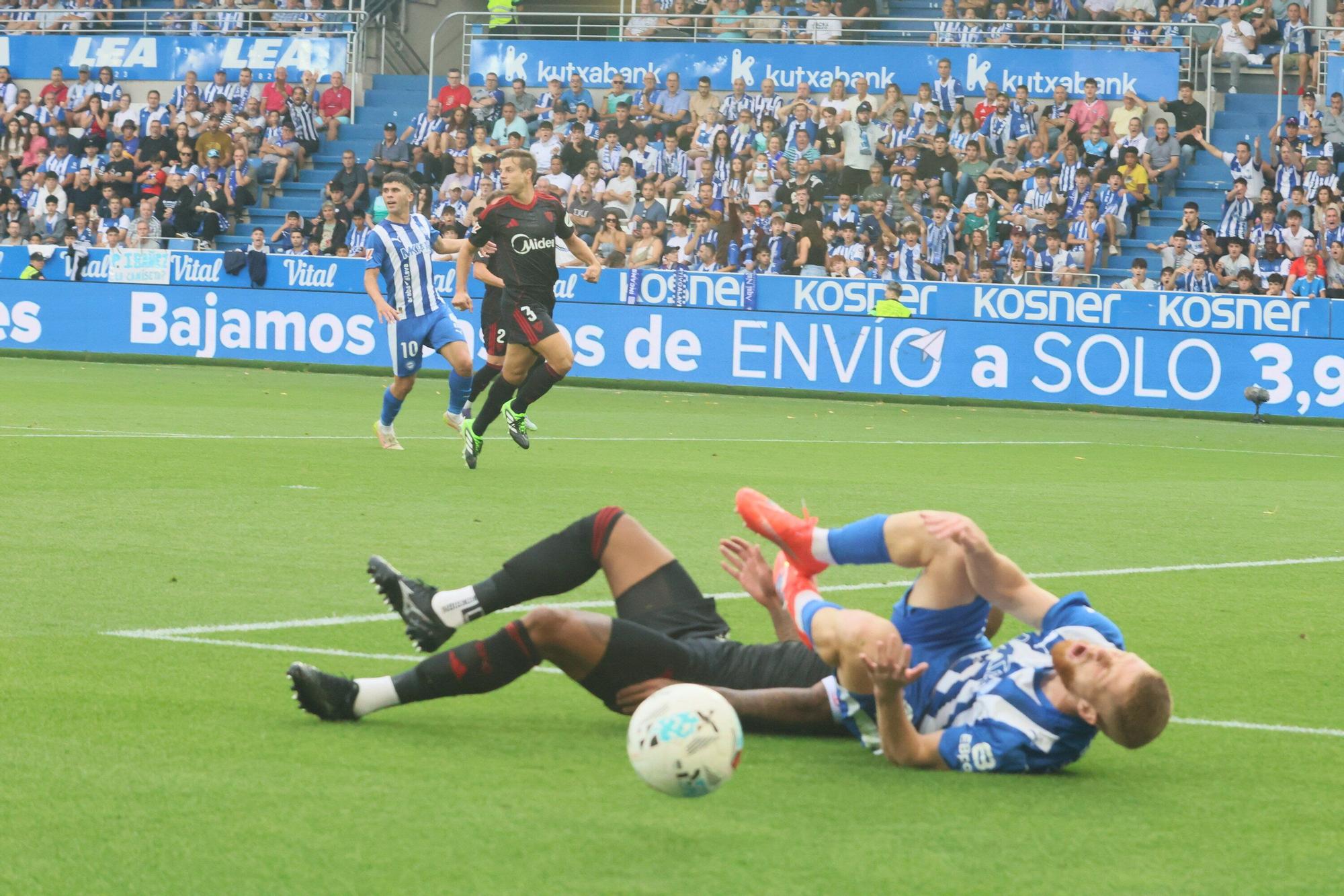 En imágenes: El Alavés cae en Mendizorroza ante el Sevilla