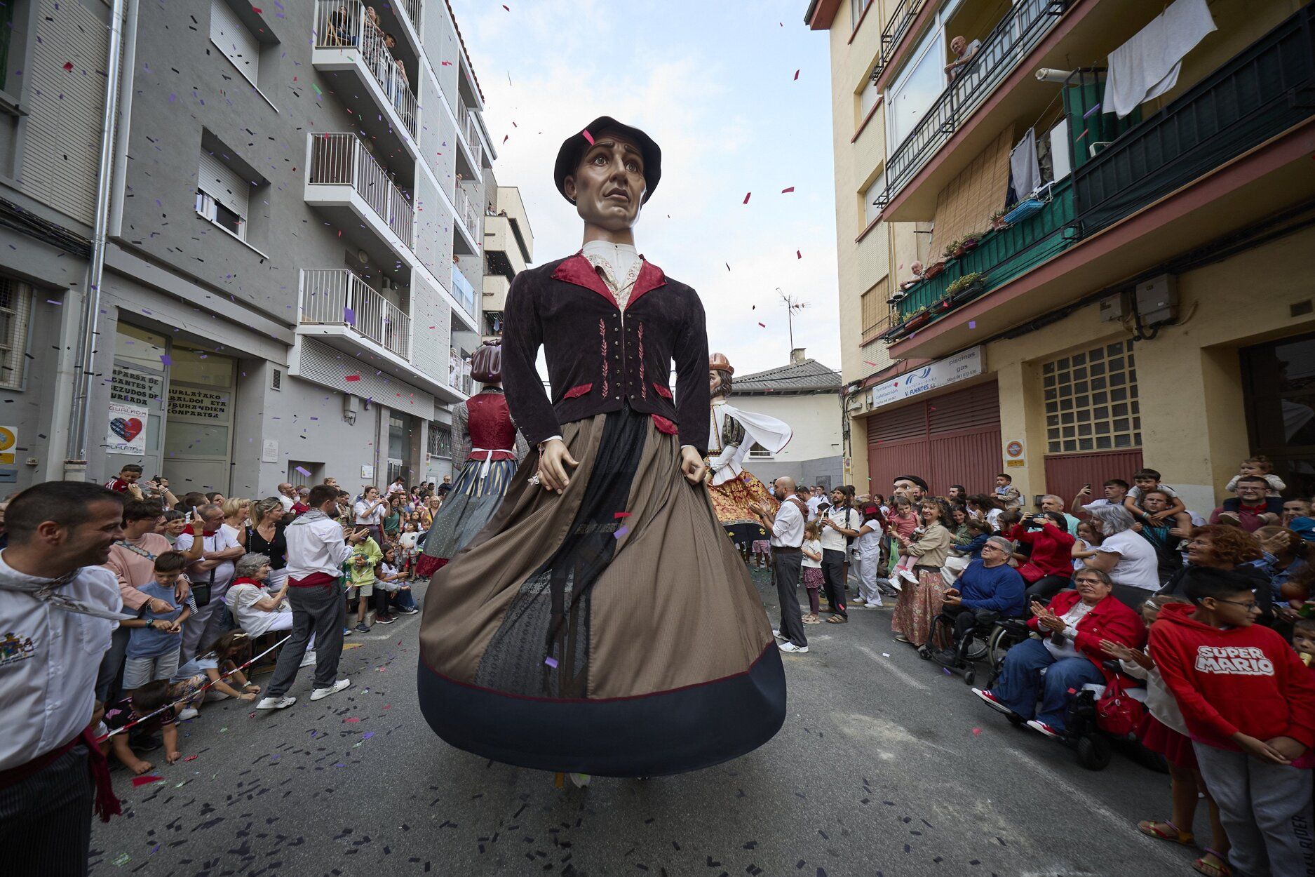 Fotos de la despedida de los gigantes en fiestas de Burlada