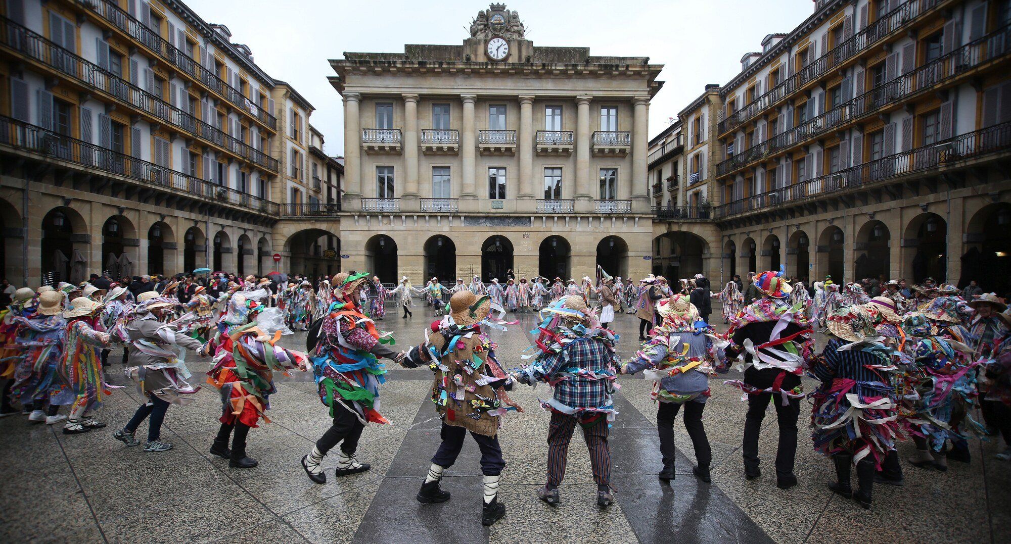 Carnaval rojillo en Donosti