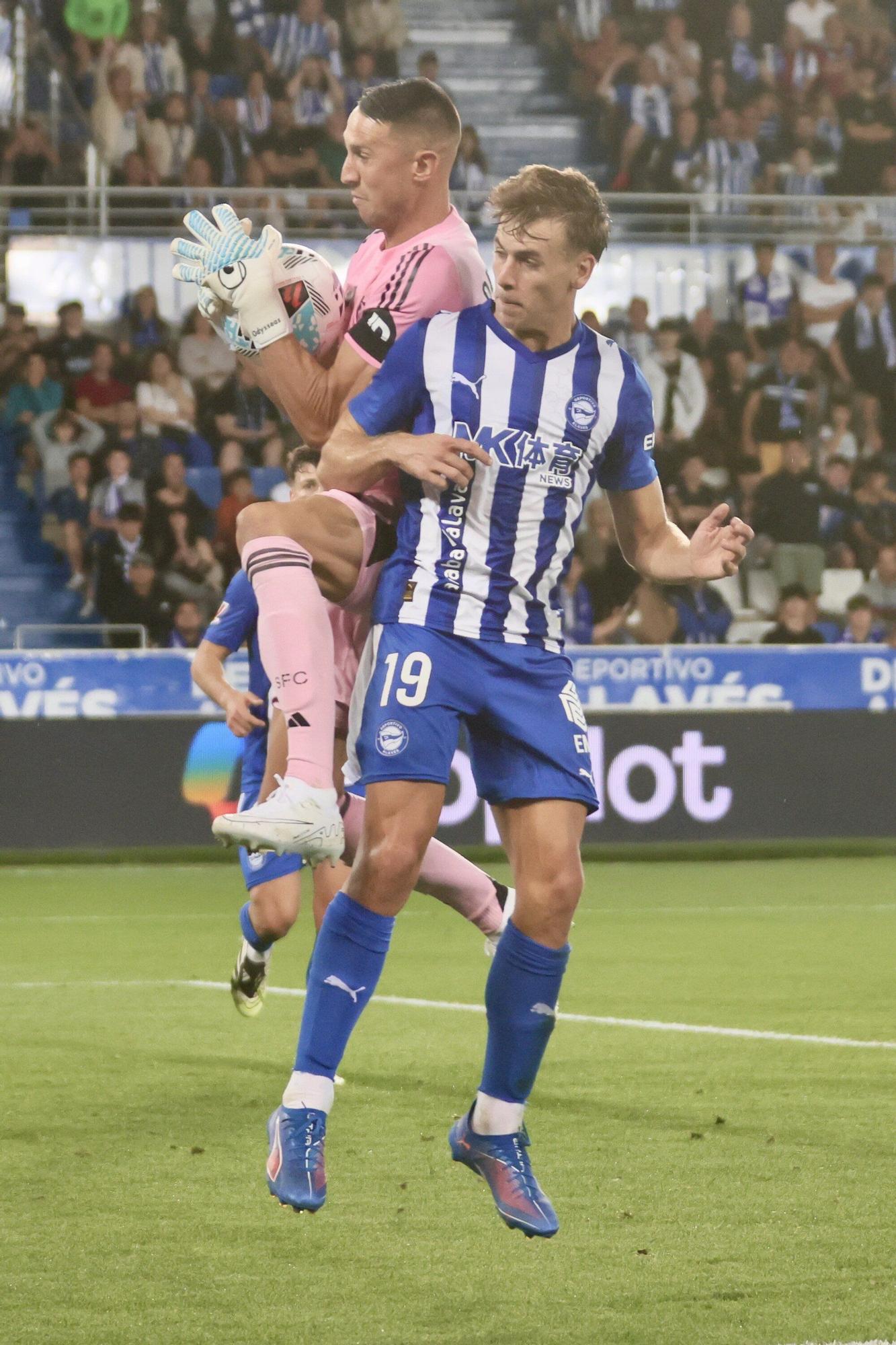 En imágenes: El Alavés cae en Mendizorroza ante el Sevilla