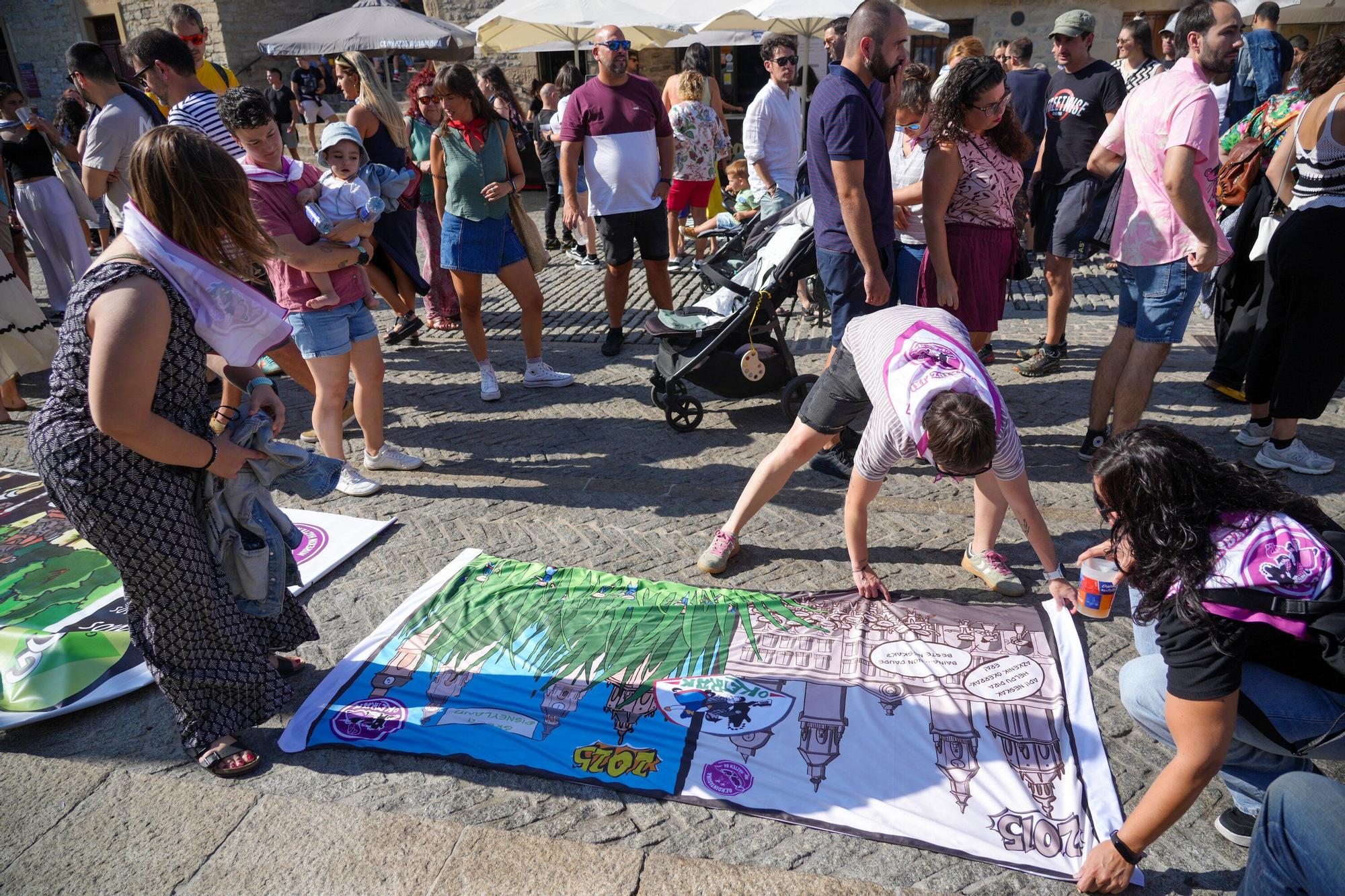 En imágenes: Las pancartas de blusas y neskas estrenan concurso en El Machete