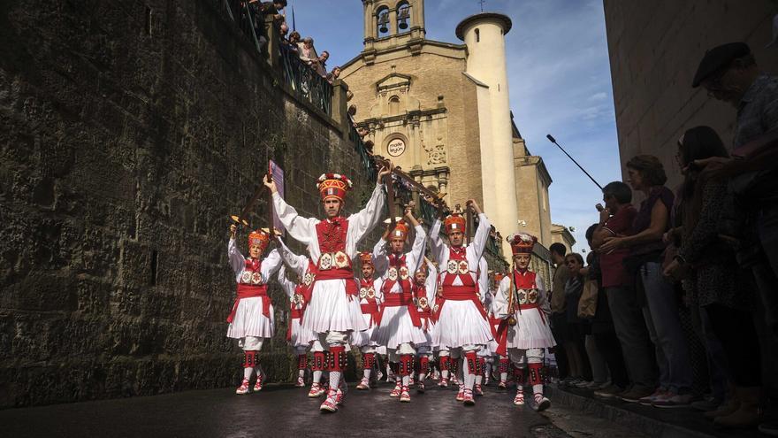 Familia, tradición y pueblo sujetan a San Fermín