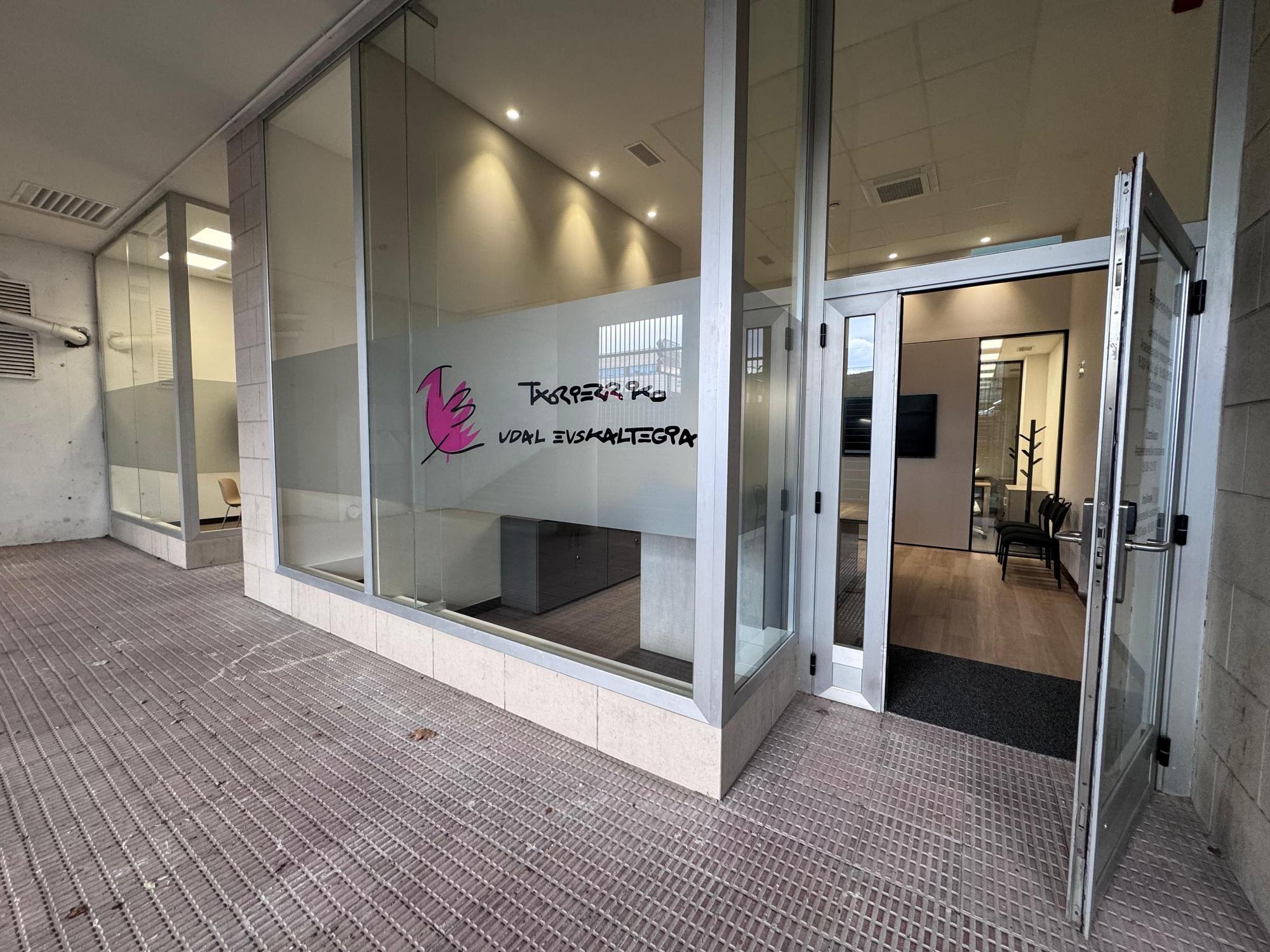 En imágenes: nuevo euskaltegi de Txorierri en Derio