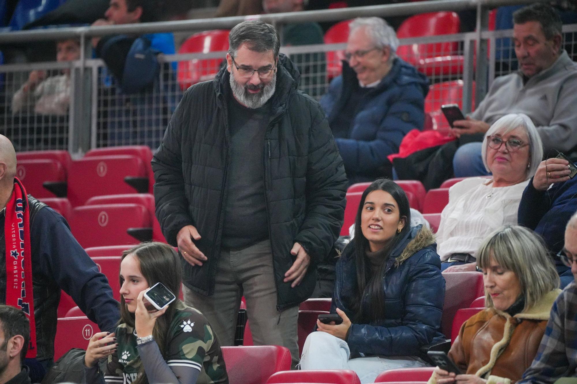 ¡Búscate en las fotos del Baskonia - Bayern!