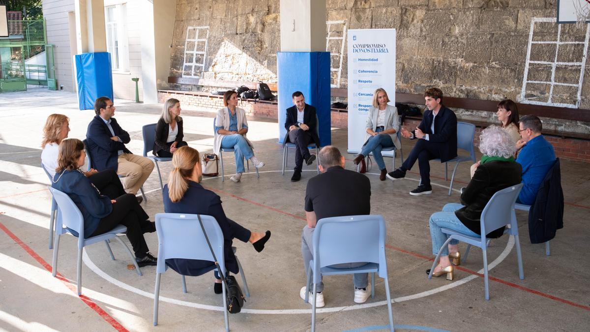 Jon Insauti en la reunión mantenida en Orixe Ikastola Jon Insauti en la reunión mantenida en Orixe Ikastola