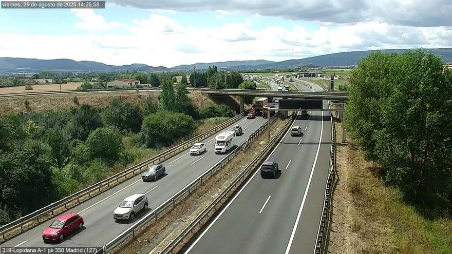 Retenciones de dos kilómetros en la A-1 a la altura de Vitoria, sentido Irún, por la &#039;operación retorno&#039;