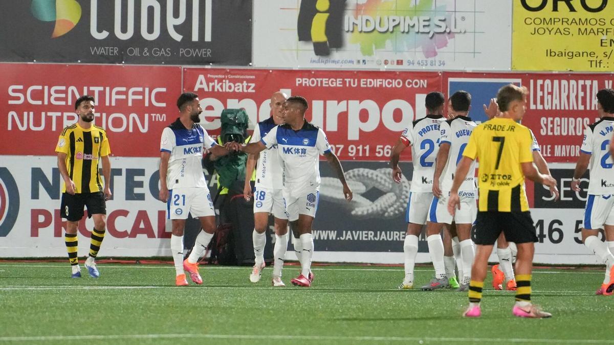 Mariano celebra uno de sus goles en Gobela.