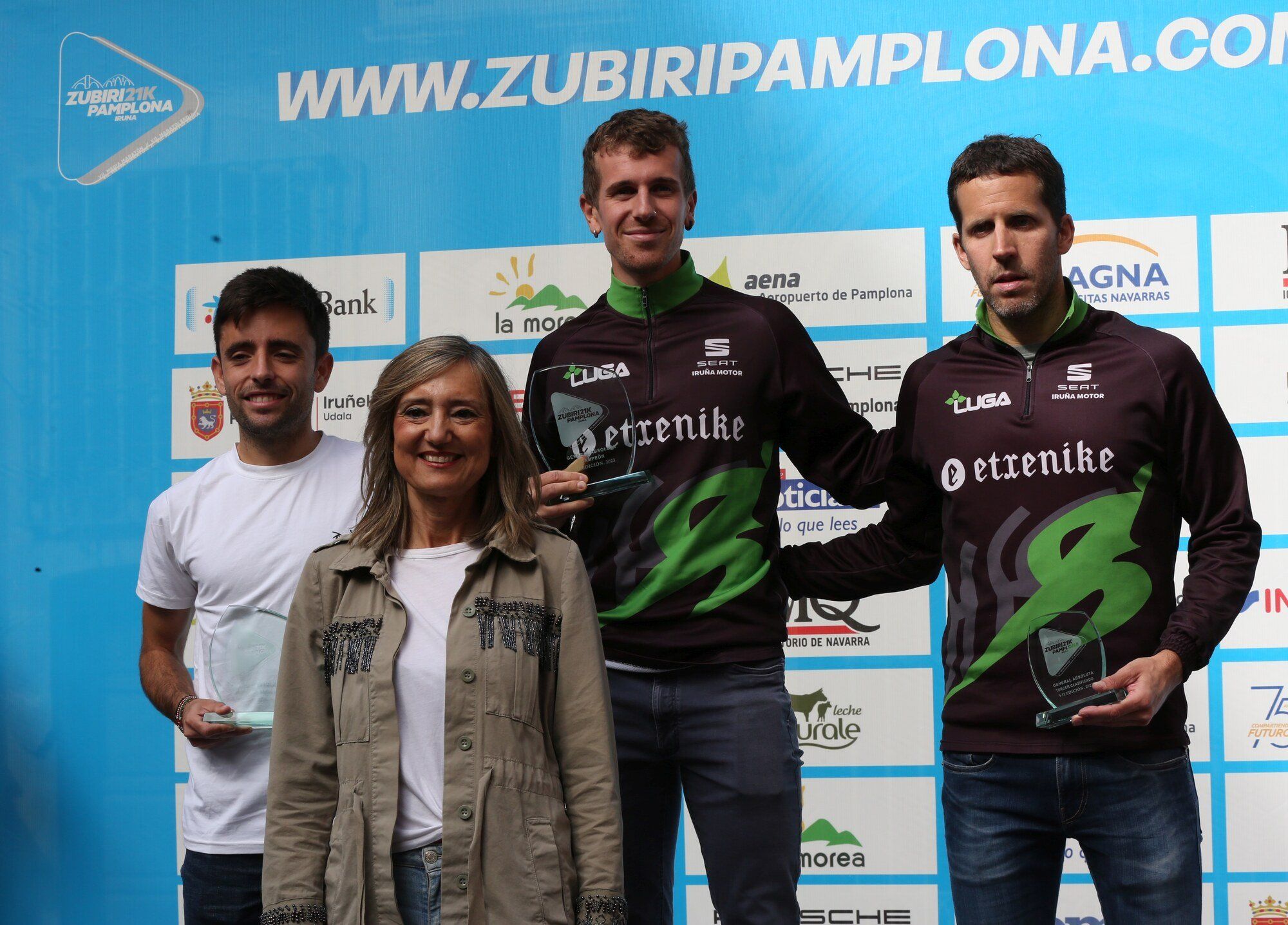 Mejores imágenes del podio de la Zubiri-Pamplona