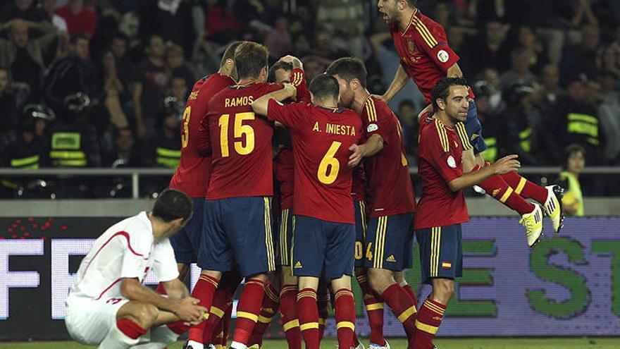 El Parlamento invita a la selección española de fútbol a jugar en Navarra