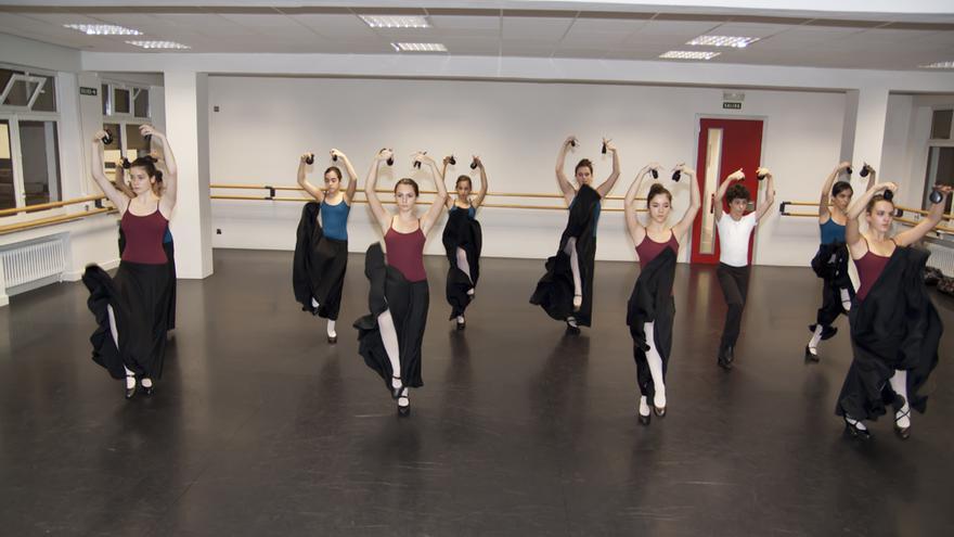 Alumnado de la Escuela de Danza de Navarra.