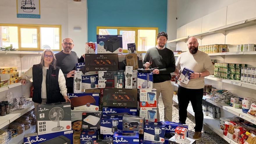 Jata dona más de 200 electrodomésticos a Villa Javier en Tudela