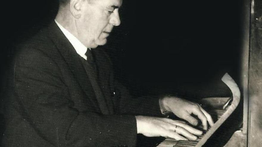 Antonio Mercero, al piano.