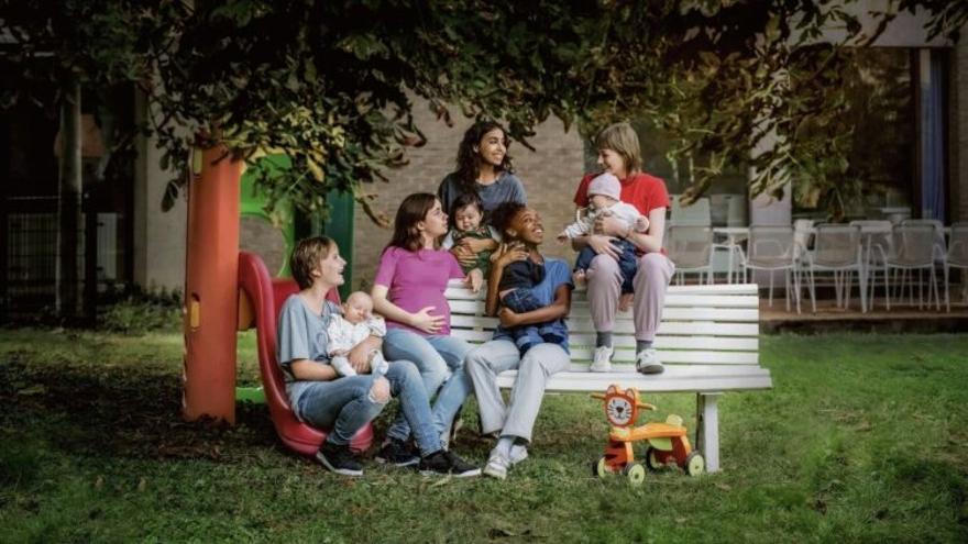 Crítica de &#039;Recién nacidas&#039;: puzzle maternal