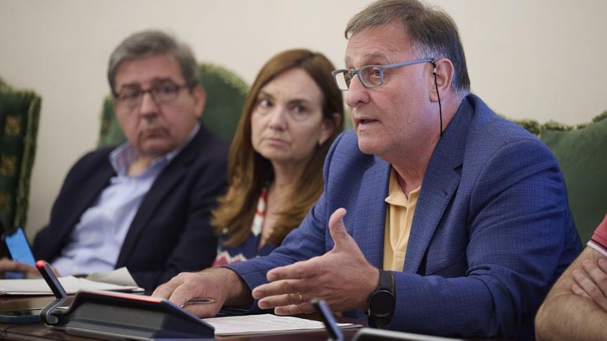 El permiso de UPN para aparcar gratis a vecinos de Media Luna acaba en la primera comisión en Pamplona