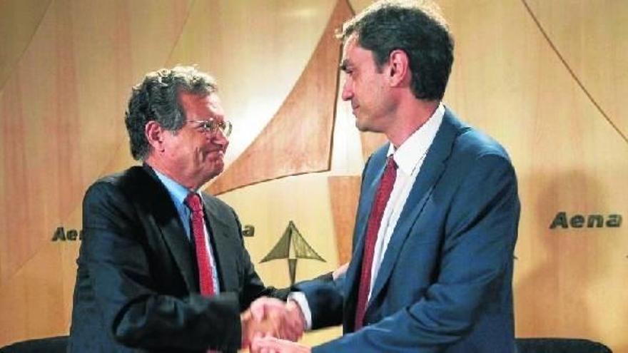 El pacto fue rubricado por el presidente de Aeropuertos Españoles y Navegación Aérea, Juan Lema, y el de la Unión Sindical de Controladores Aéreos (USCA), Camilo Cela.