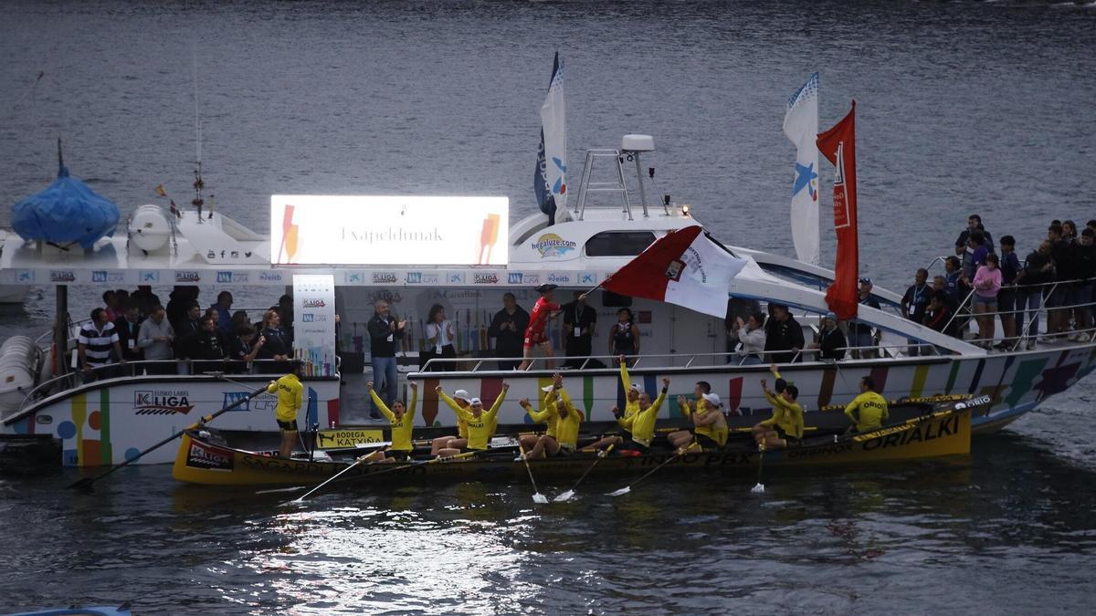 Orio celebra la victoria en Bermeo.