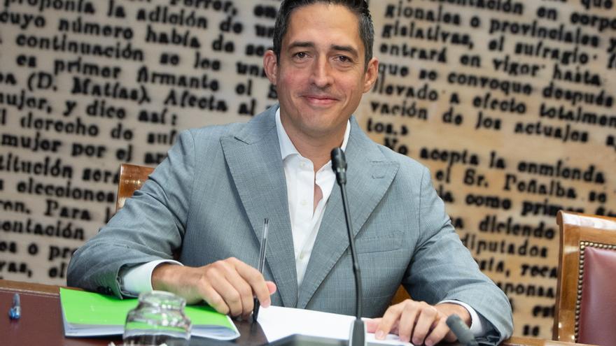 Fajardo, "enlace" entre Zapatero y Venezuela, rehúsa contestar en la comisión sobre el SEPI en el Senado