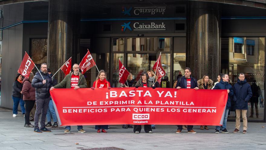 Los 740 trabajadores de CaixaBank en Navarra, llamados a la huelga