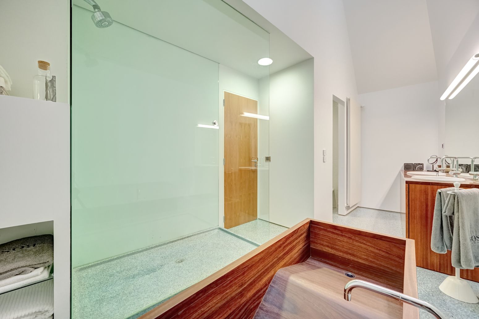 Una vivienda única en Alzuza sale al mercado: luz natural, paisaje del valle y un diseño pensado para el bienestar