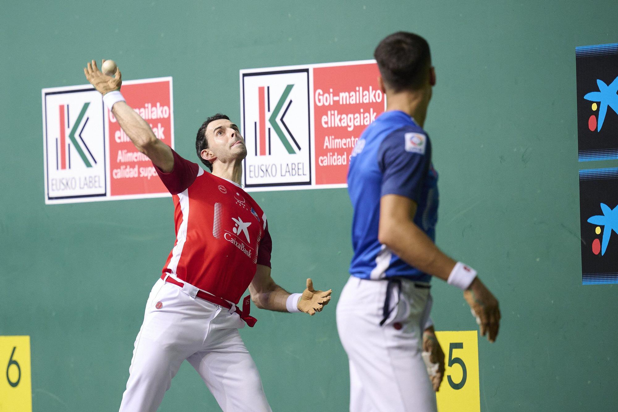Javier Zabala y Jon Mariezkurrena, campeones del Masters CaixaBank ante Altuna III e Imaz en el Navarra Arena.