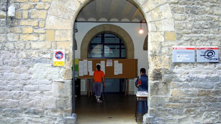 Escuela Oficial de Idiomas de Pamplona.