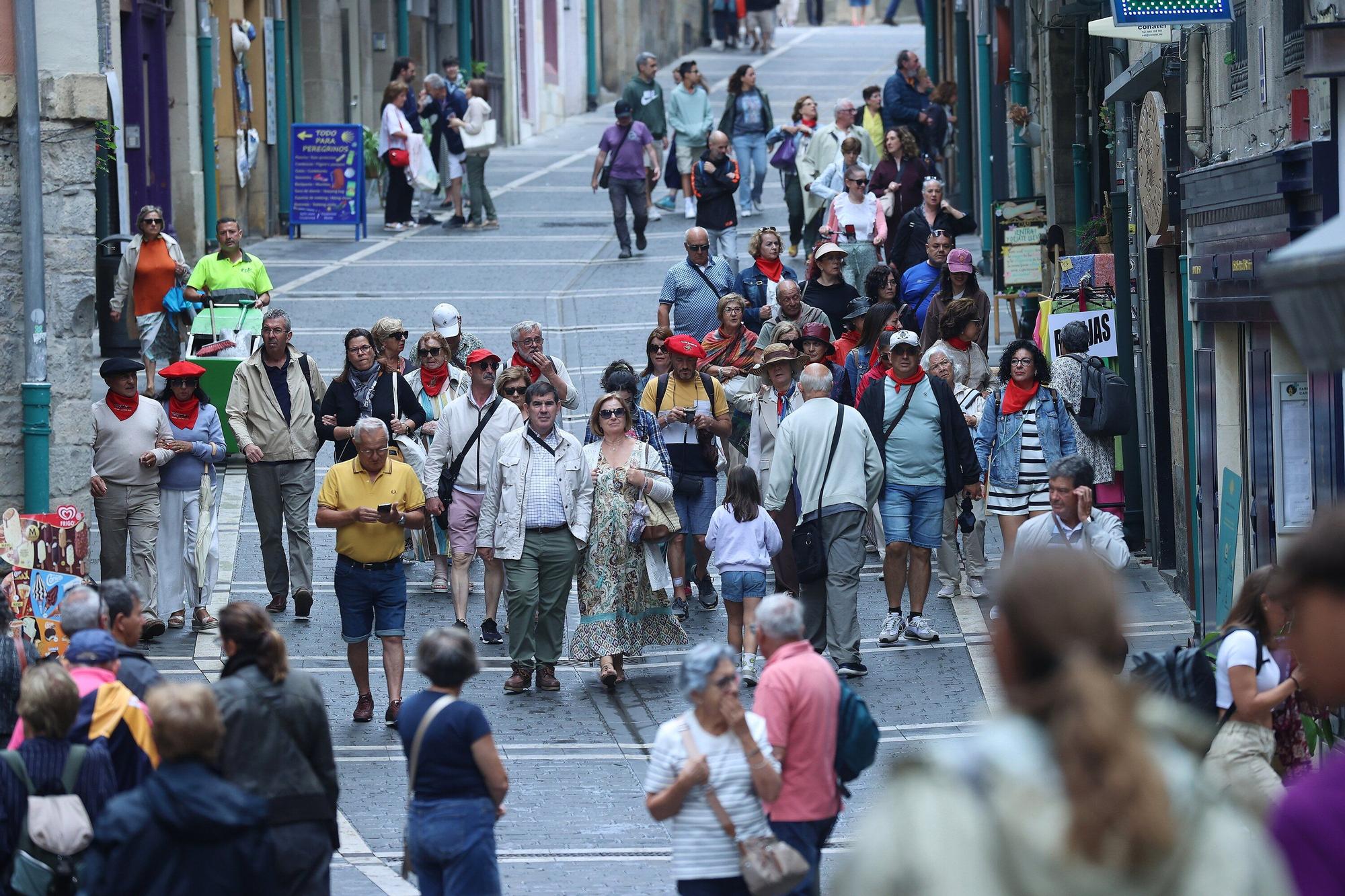 Turistas pasean por el Casco Viejo de Pamplona