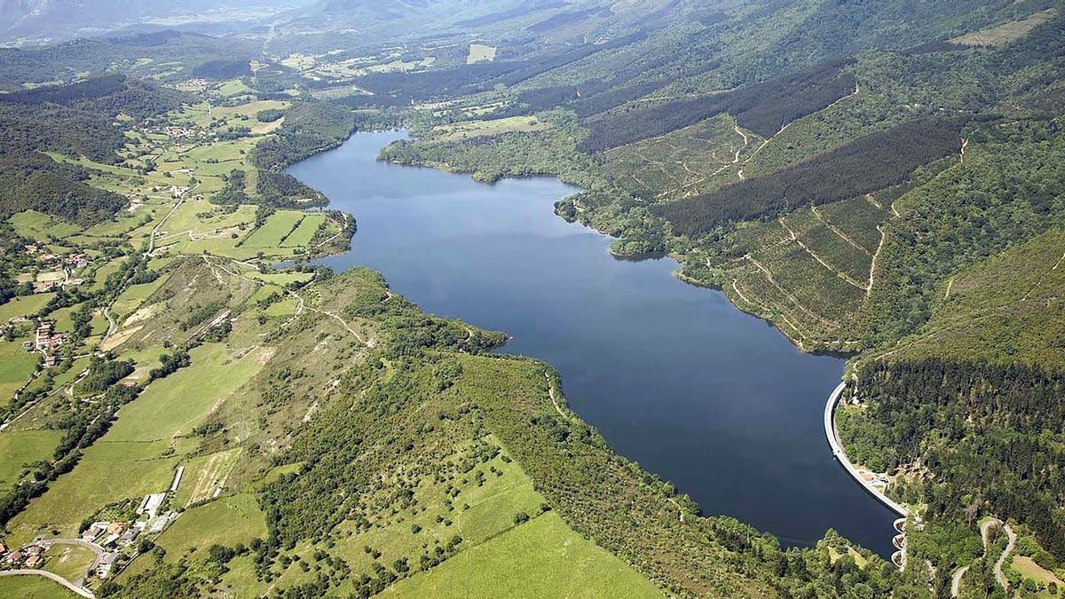 Vista aérea del pantano de Ordunte