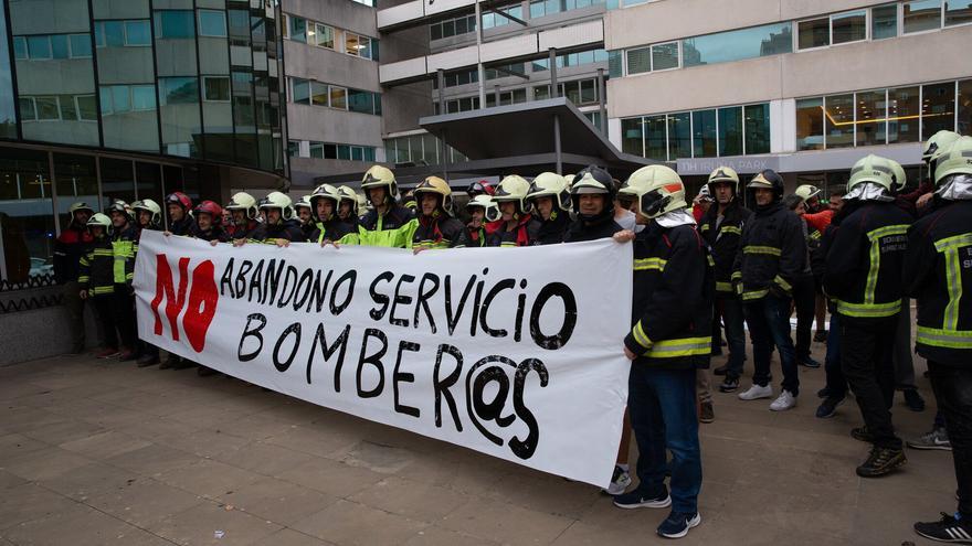 Más de 300 bomberos solicitan reuniones al Gobierno de Navarra ante el "abandono" del servicio