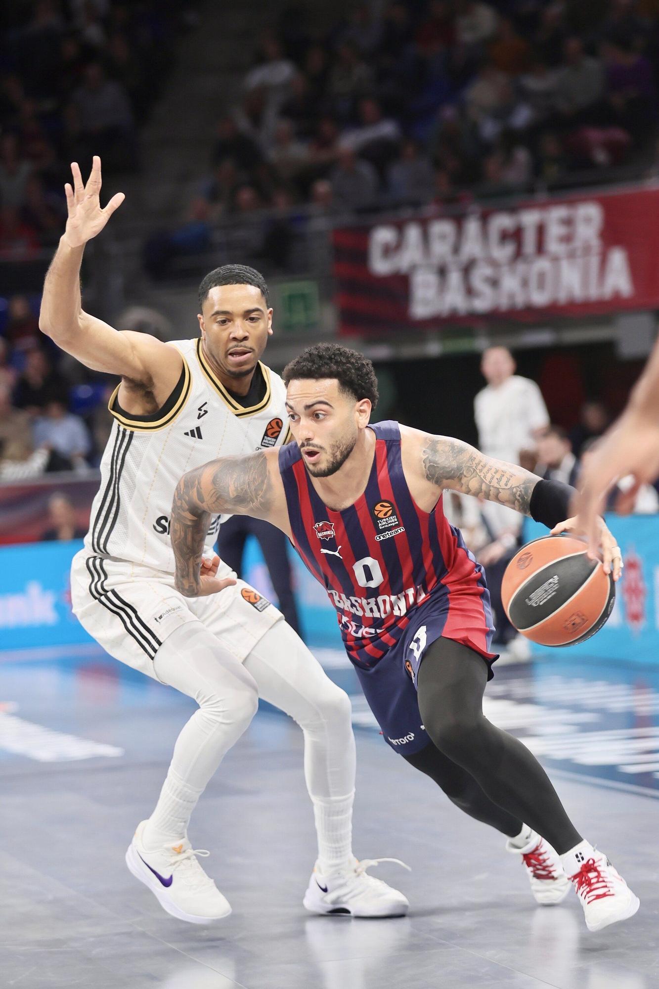 Las imágenes del Baskonia-Asvel de Euroliga en el Buesa Arena